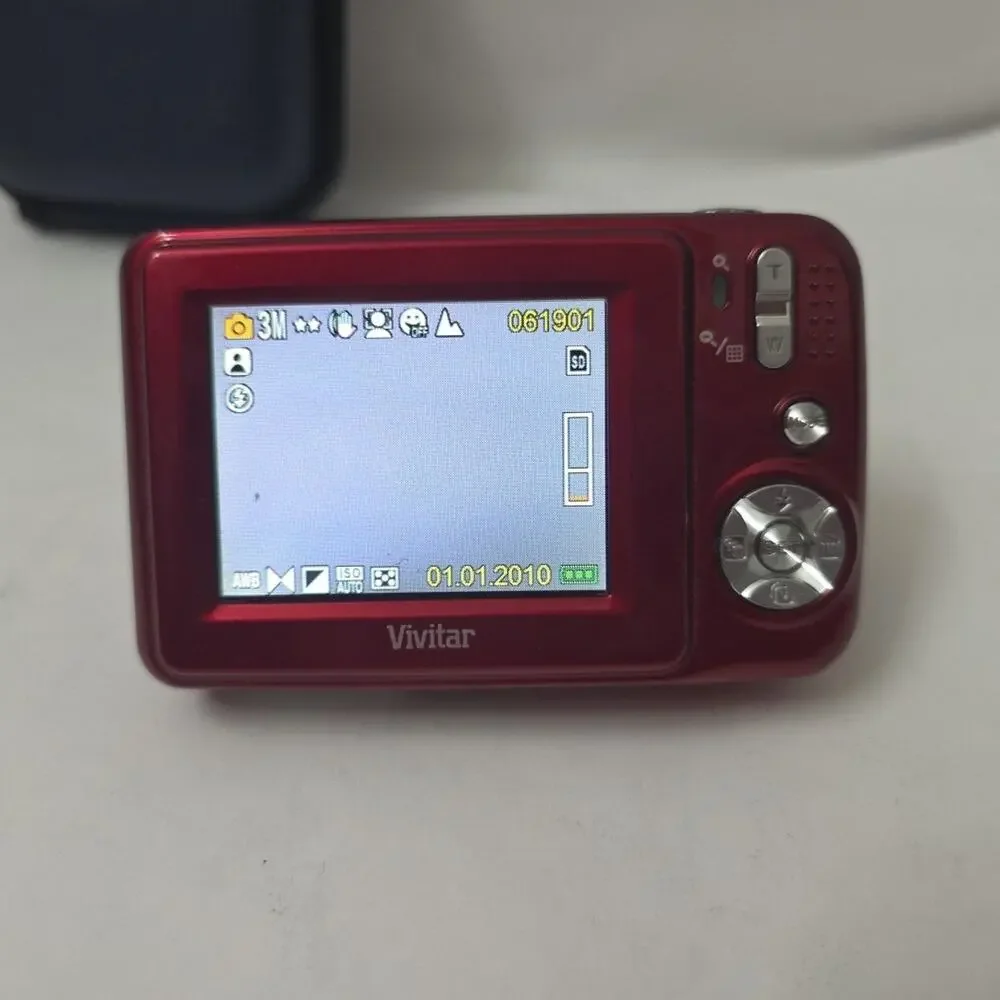 Vivitar ViviCam T324N Red Digital Camera 12.1MP 3x Optical Zoom Case SD Card
